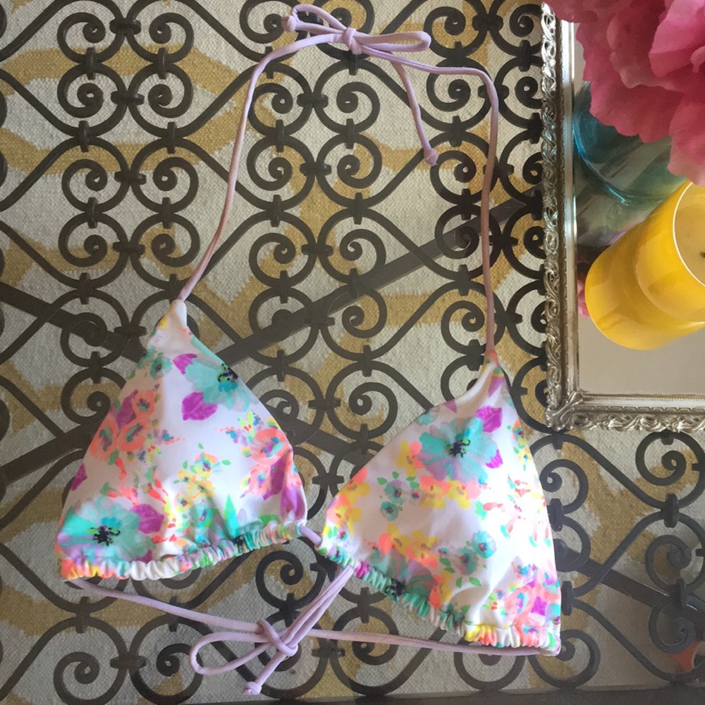 Victoria’s Secret bikini top